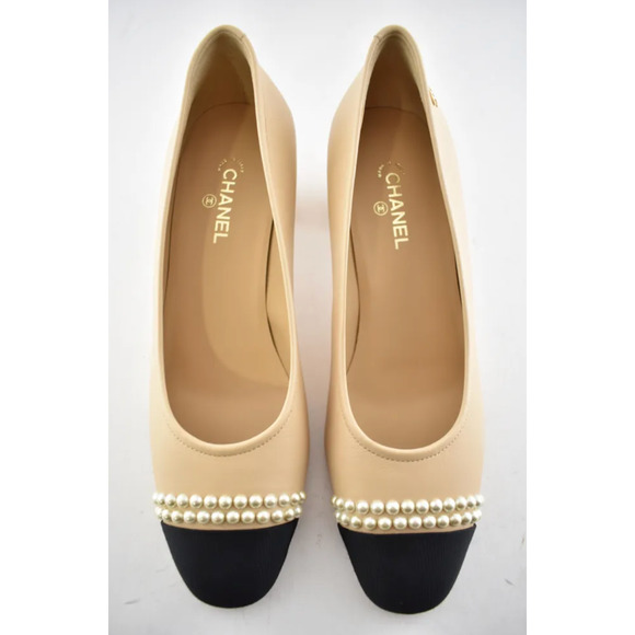 Chanel 20P Beige Lambskin Leather Black CC Pearl Sandal Low Block Heel Pump 37 - Picture 8 of 12